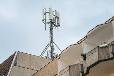 Die Ära des 2G-Mobilfunk-Standards geht zu Ende – dazu hat der TÜV eine Warnung