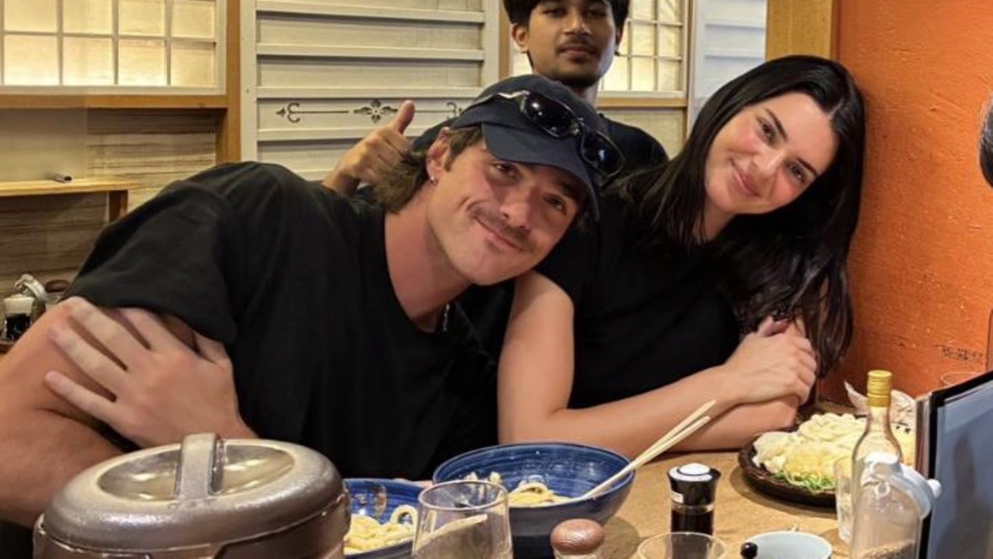 Leute von heute : Jacob Elordi und Kendall Jenner turteln in Japan