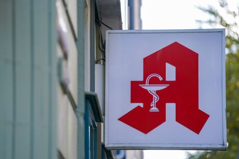 Für die meisten Rheinland-Pfälzer ist der Weg zur nächsten Apotheke nicht allzu weit. (Archivbild) Foto: Marcus Brandt/dpa