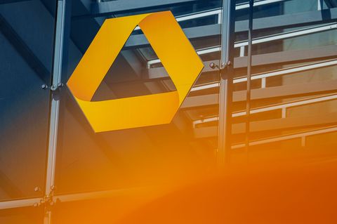Seit dem Einstieg der Unicredit im September 2024 wehrt sich die Commerzbank gegen eine Übernahme durch die Italiener. (Archivbi