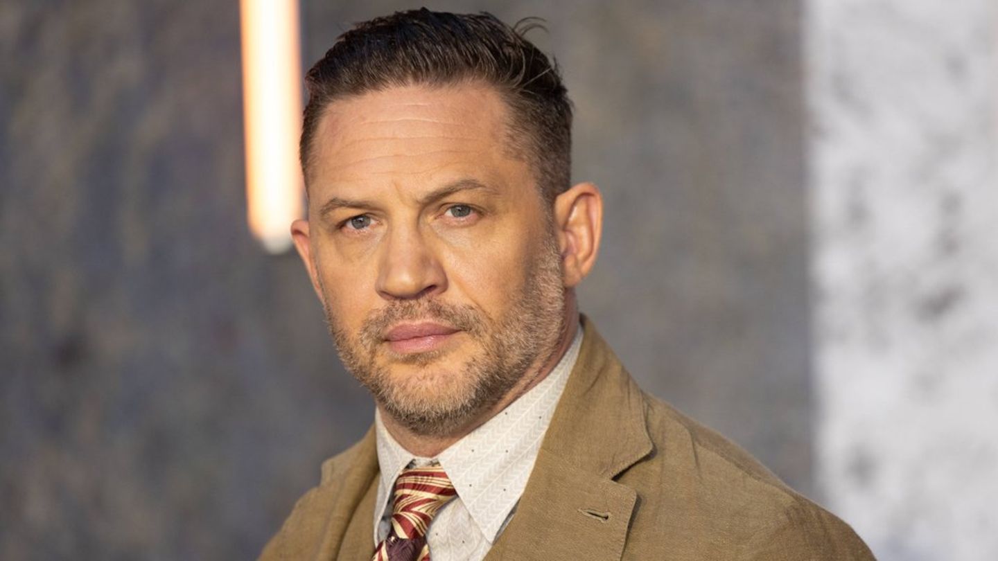 Berichten zufolge soll sich Tom Hardy am Set von „MobLand“ daneben benommen haben.