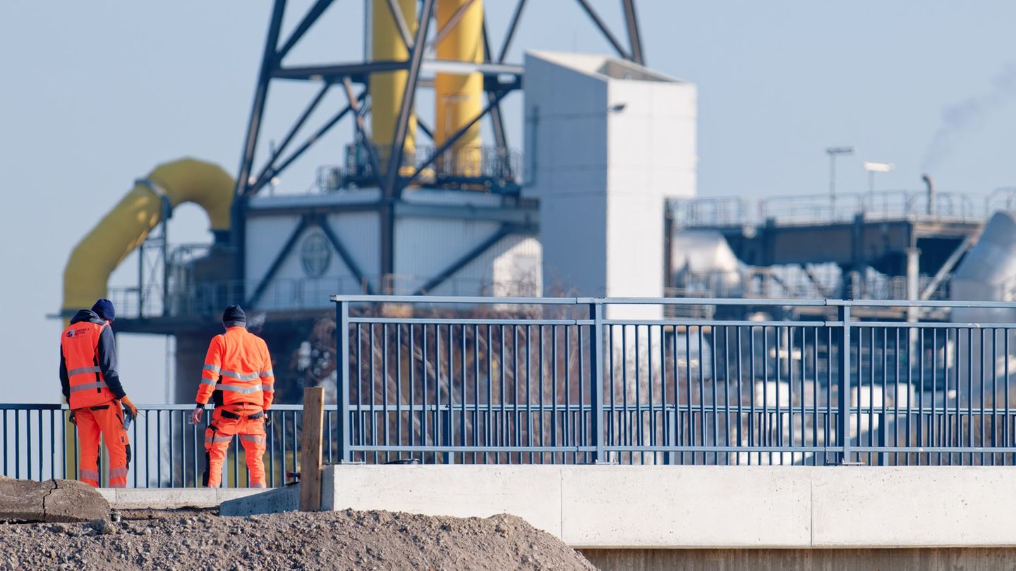 Die rheinland-pfälzischen Unternehmen nehmen die neue Landesregierung in die Pflicht. (Archivbild) Foto: Uwe Anspach/dpa