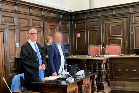 Der Beschuldigte steht wegen Mordes vor Gericht, war aber zum Tatzeitpunkt nach vorläufiger Einschätzung der Staatsanwaltschaft
