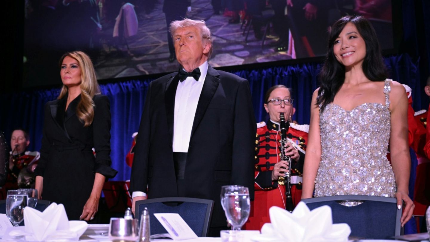 Donald Trump (Mitte) beim Korrespondenten-Dinner im April
