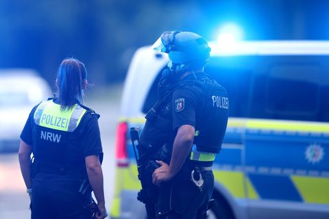 Die Polizei ist in Dortmund zu einem Großeinsatz ausgerückt. Foto: Christoph Reichwein/dpa
