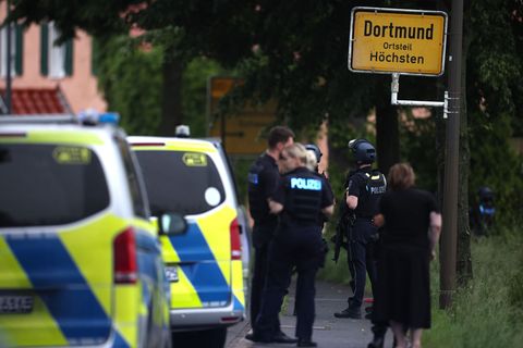 Ort des Einsatzes ist der Dortmunder Stadtteil Höchsten. Foto: Christoph Reichwein/dpa