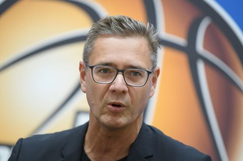 Geschäftsführer Gunnar Wöbke freut sich auf internationale Spiele mit den Skyliners Frankfurt. (Archivbild) Foto: Arne Dedert/dp