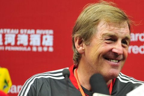 Liverpool-Legende Sir Kenny Dalglish hat seine Krebserkrankung öffentlich gemacht.