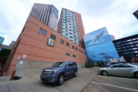 Wandgemälde in Dallas mit Werbung für Fußball-WM ersetzt