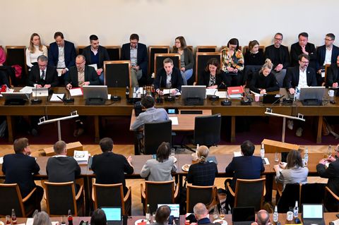 Auch im neuen Münchner Stadtrat darf Oberbürgermeister Dominik Krause (Grüne) Ordnungsgelder verhängen. (Archivbild) Foto: Sven