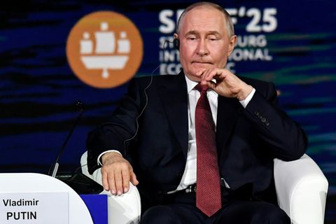 Wladimir Putin auf dem Wirtschaftsforum 2025
