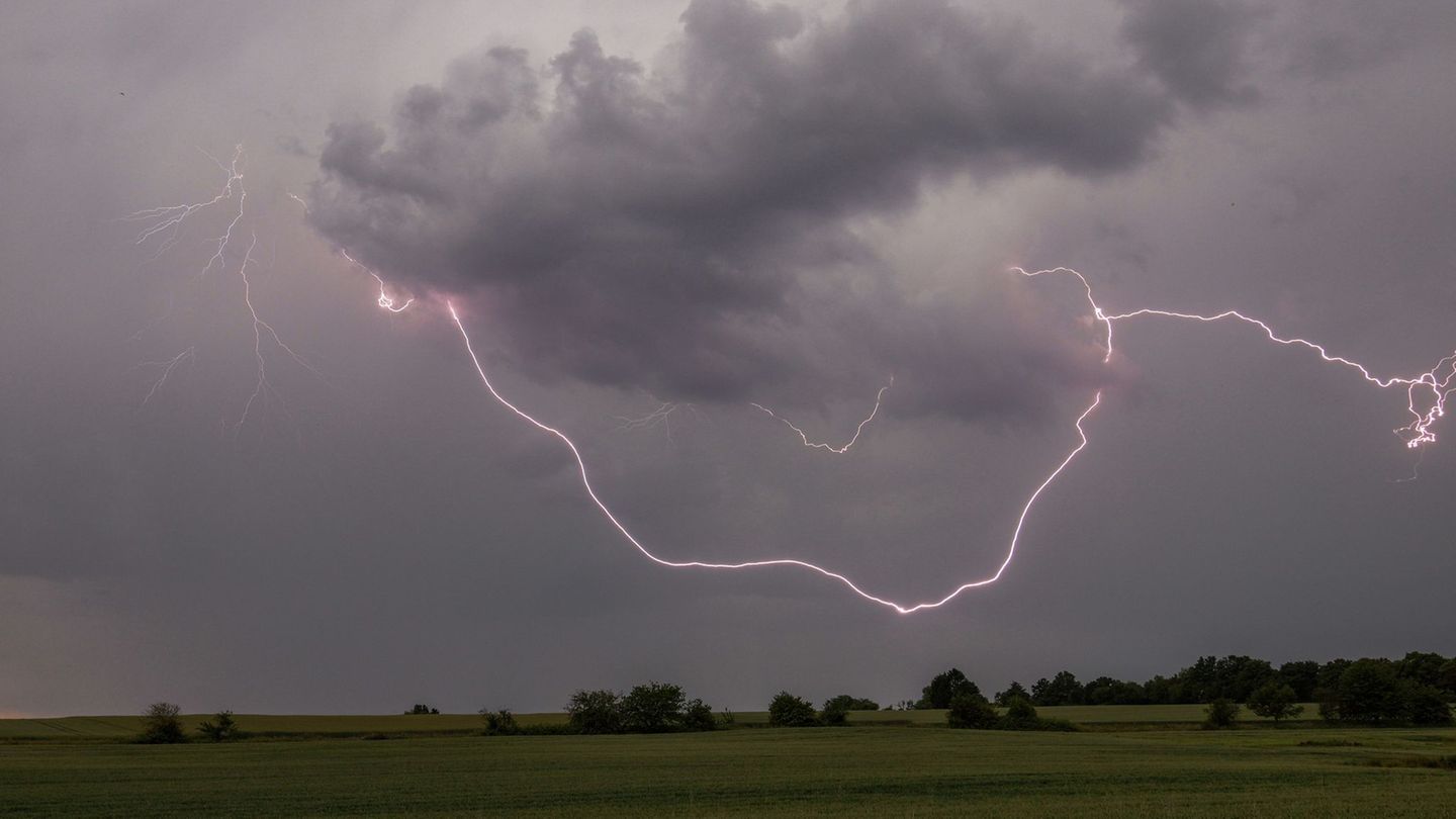 In Hessen sind weiterhin Gewitter möglich. (Symbolbild) Foto: Jan Eifert/dpa