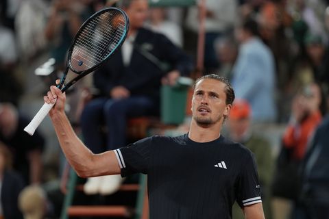 Alexander Zverev will auch im Halbfinale der French Open jubeln. Foto: Thibault Camus/AP/dpa