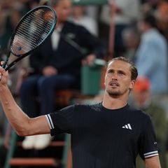 Alexander Zverev will auch im Halbfinale der French Open jubeln. Foto: Thibault Camus/AP/dpa