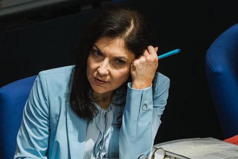 „Die internen Turbulenzen wiegen schwer“: Wirtschaftsministerin Katherina Reiche muss sich gegen viel Kritik aus dem eigenen Ministerium wehren