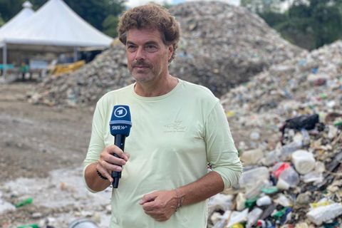 Der erfahrene ARD-Journalist Michael Stocks ist ein Kenner Süd- und Mittelamerikas. Von 2012 an war er sieben Jahre lang Studioleiter des ARD-Studios Rio de Janeiro und berichtete unter anderem 2014 aus jenem Land, in dem Deutschland zum letzten Mal Fußball-Weltmeister wurde. Nun wirft er den Blick nach Mexiko.