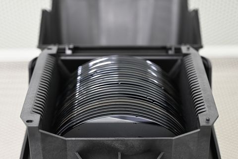 Die EU-Kommission will unter anderem die Versorgung mit Halbleitern sicherstellen. Im Bild: Zwischenprodukte, sogenannte Wafer,