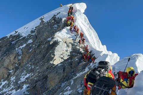 Schlangestehen auf dem Mount Everest