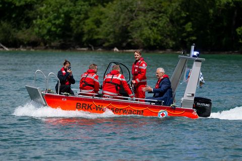 Innenminister Herrmann, DLRG und Wasserwacht starten eine Kampagne für mehr Sicherheit am Badesee. Foto: A4366 Sven Hoppe/dpa