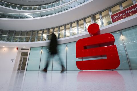 Die Hamburger Sparkasse gilt als Deutschlands größte Sparkasse. (Archivbild.) Foto: Christian Charisius/dpa