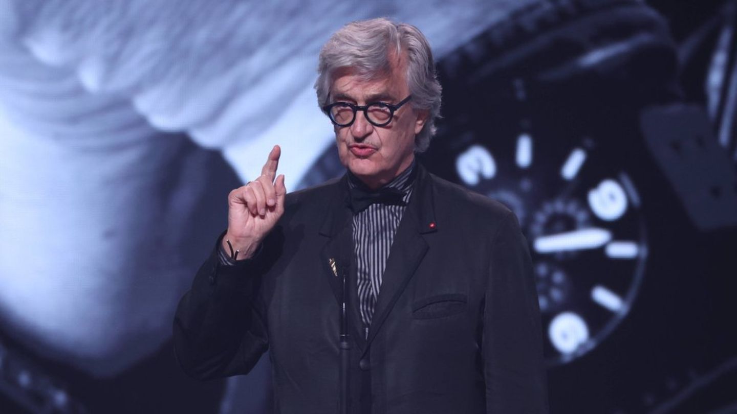 Wim Wenders steht wegen seiner Haltung zur Nacktszene der damals 13-jährigen Nastassja Kinski scharf in der Kritik.