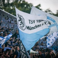 Die Fans von 1860 München sind geschockt (Archivbild)