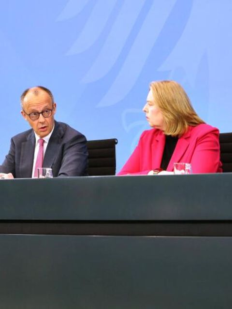 Was die gespenstische Ruhe in der Regierung zu bedeuten hat