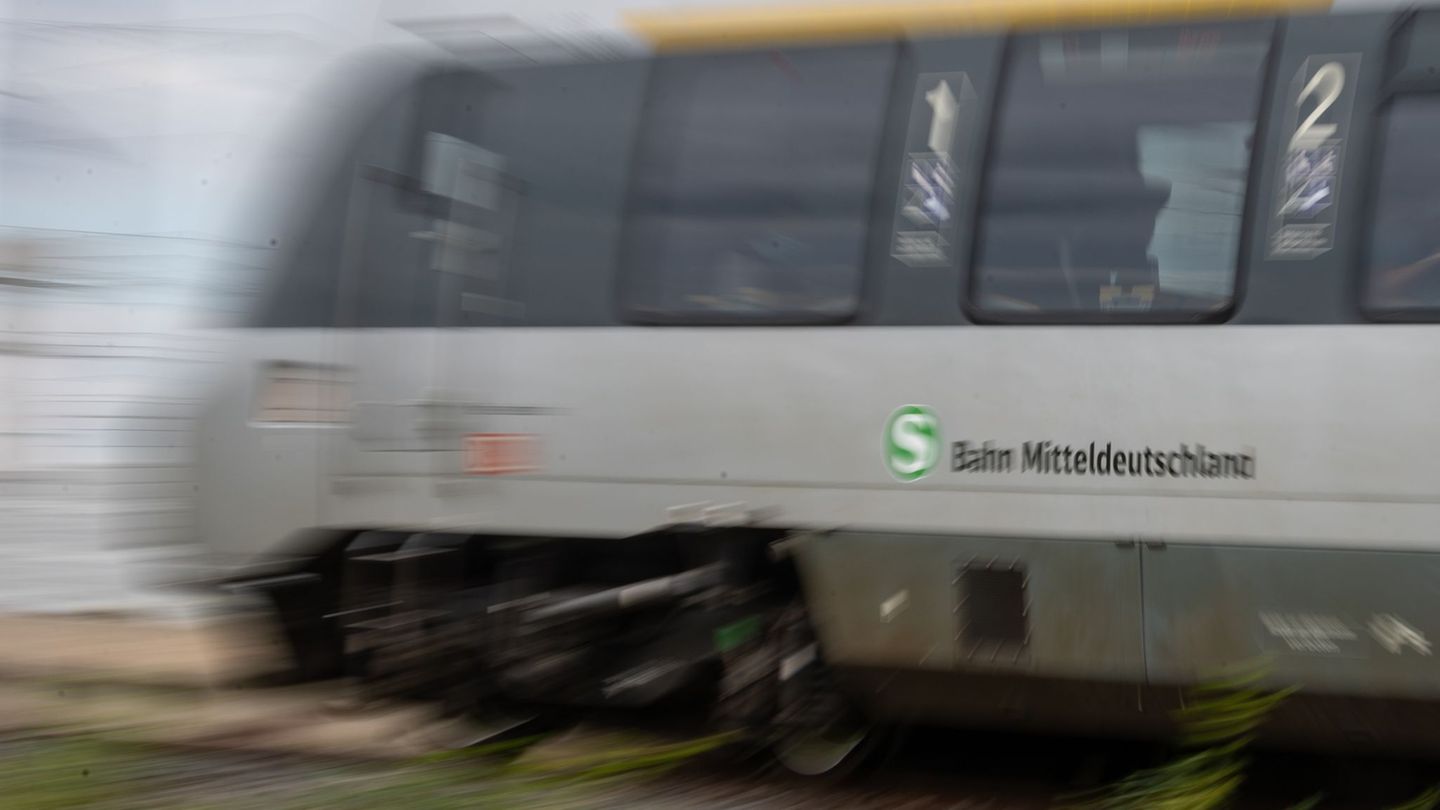 Nach einem Buntmetalldiebstahl im Raum Bitterfeld gabs auf mehreren Bahnstrecken zu Ausfällen und Verspätungen. (Symbolbild) Fot