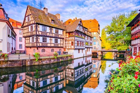 Ob ans Meer, in die Berge oder in eine historische Altstadt wie in die von Straßburg: Das verlängerte Fronleichnam-Wochenende
