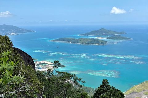 Verschollen im Touristenparadies - bei ihrer Kampagne gegen Schleuser stieß die Bundespolizei auf den Seychellen auf einen Deuts