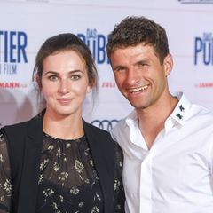 Lange waren Lisa und Thomas Müller als Traumpaar in Stadien und auf roten Teppichen unterwegs. (Archivbild) Foto: picture allian