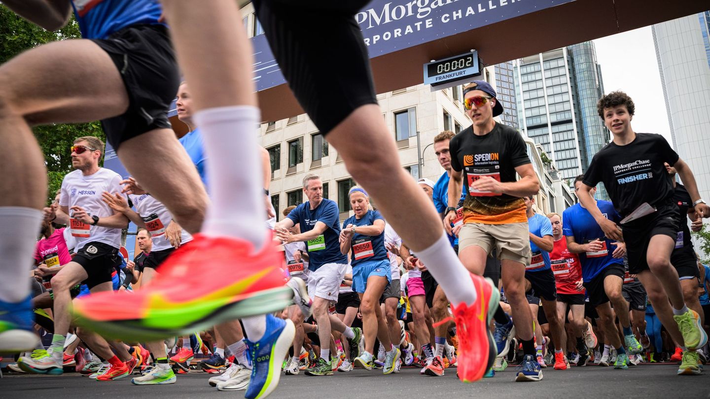 Joggen in Mainhattan: Rush Hour mal anders - Zehntausende bei Firmenlauf