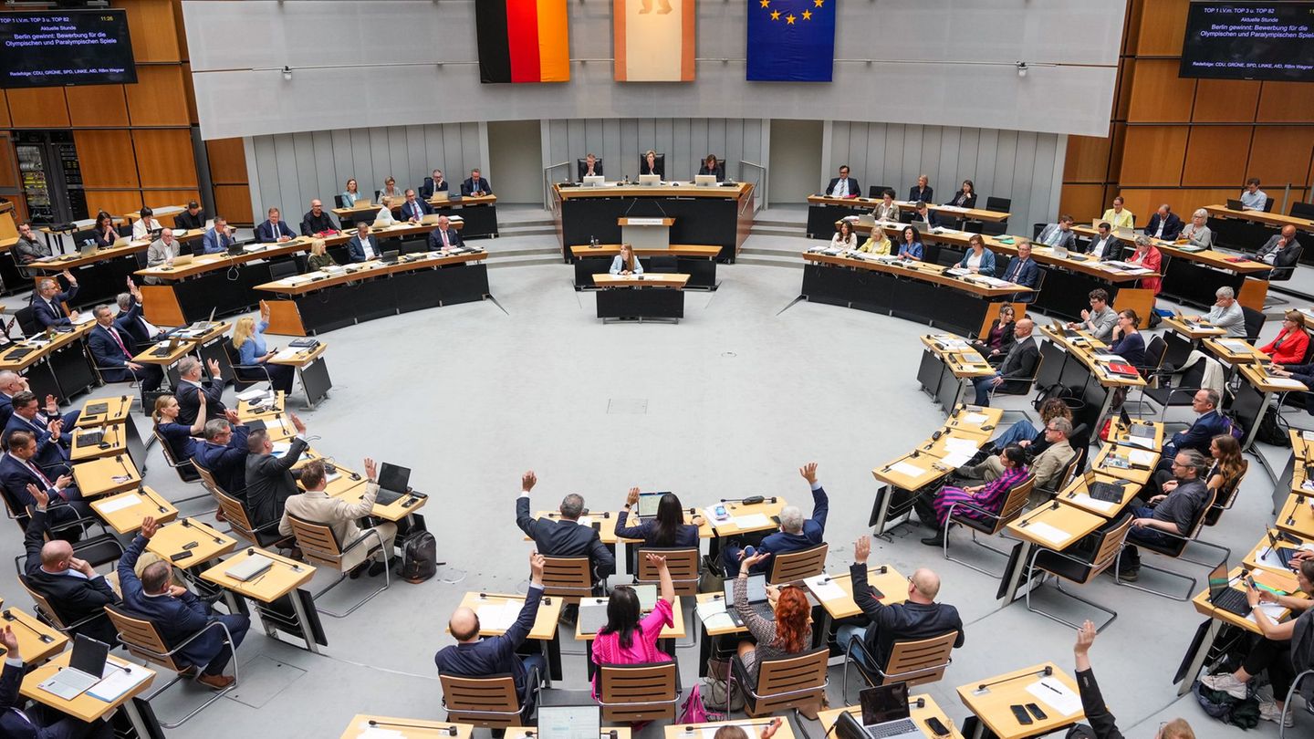 Berliner Behörden: Berliner Abgeordnetenhaus debattiert über Verwaltungsreform