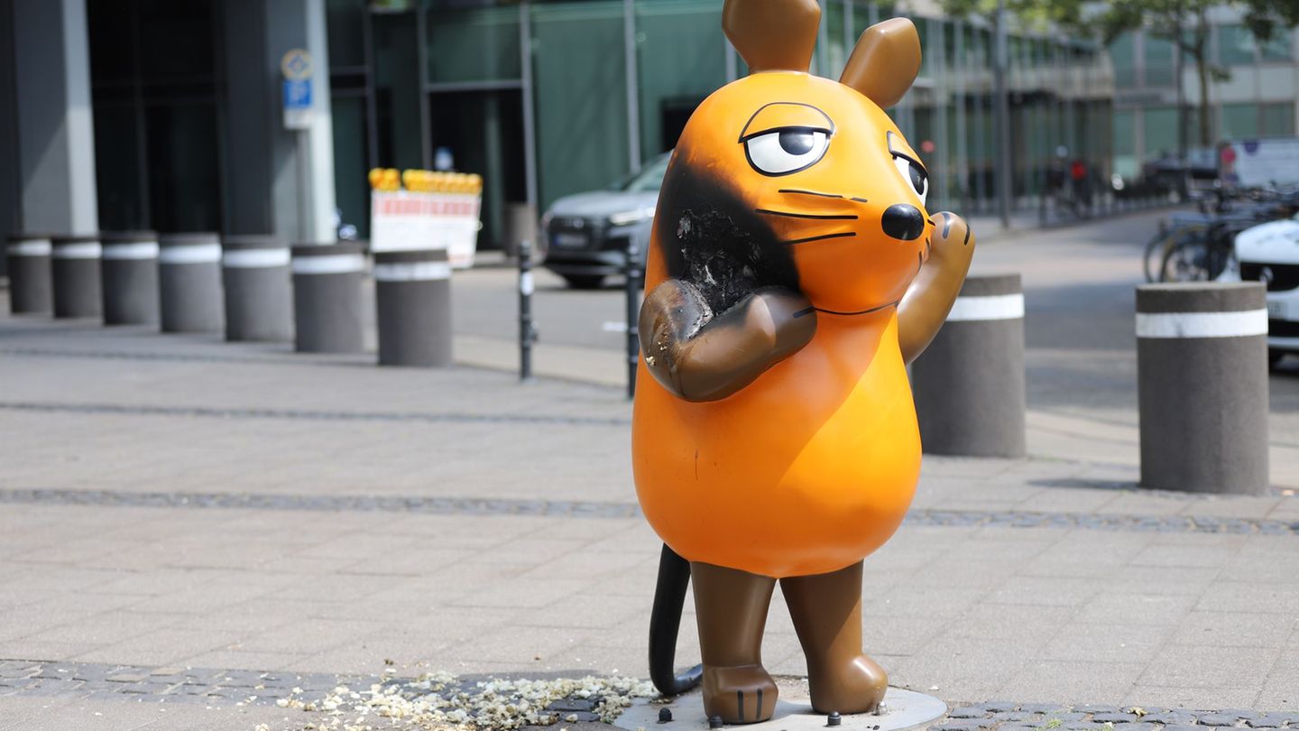 Mysteriöse Tat in Köln: Nach knapp einem Jahr: Brandanschlag auf „Maus“ ungeklärt