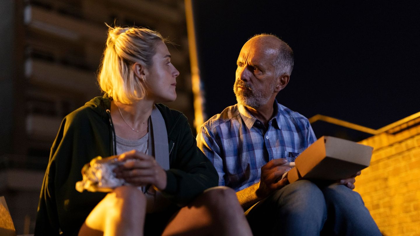 Christoph Maria Herbst und Mala Emde sind in der Vater-Tochter-Geschichte zu sehen. Foto: Frizzi Kurkhaus/Wüste Medien/dpa