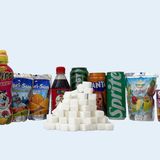 So viele Stücke Würfelzucker stecken in den zehn abgebildeten Softdrinks. Um von der geplanten Zuckersteuer verschont zu werden, müssten die Hersteller die Menge drastisch reduzieren …