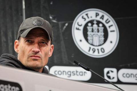 Trainer Alexander Blessin und der FC St. Pauli gehen wohl getrennte Wege. (Archivbild) Foto: Christian Charisius/dpa