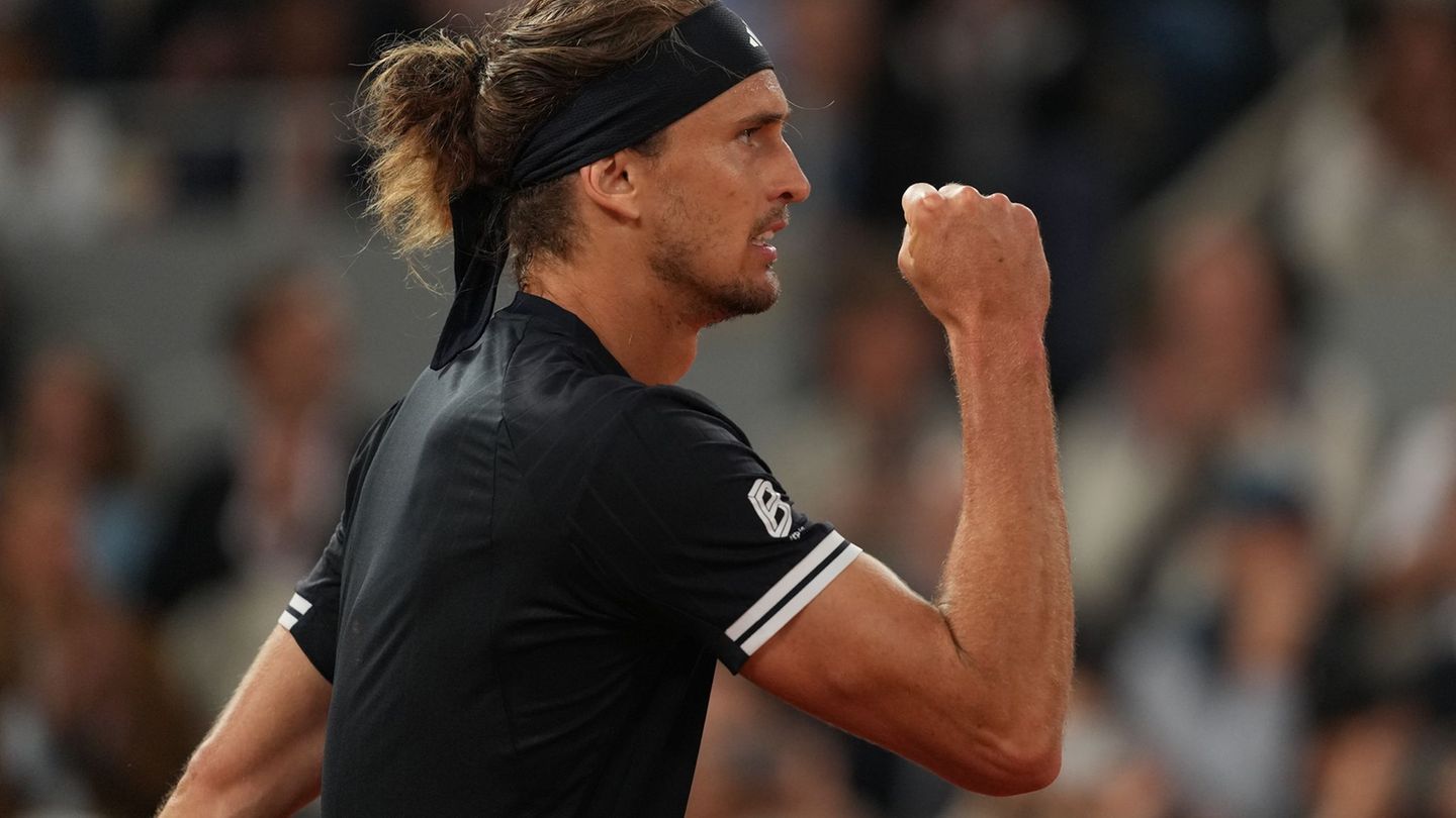 Alexander Zverev will in Paris noch zwei Siege bejubeln. Foto: Thibault Camus/AP/dpa