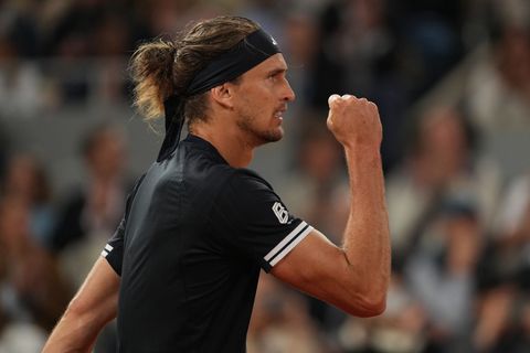 Alexander Zverev will in Paris noch zwei Siege bejubeln. Foto: Thibault Camus/AP/dpa