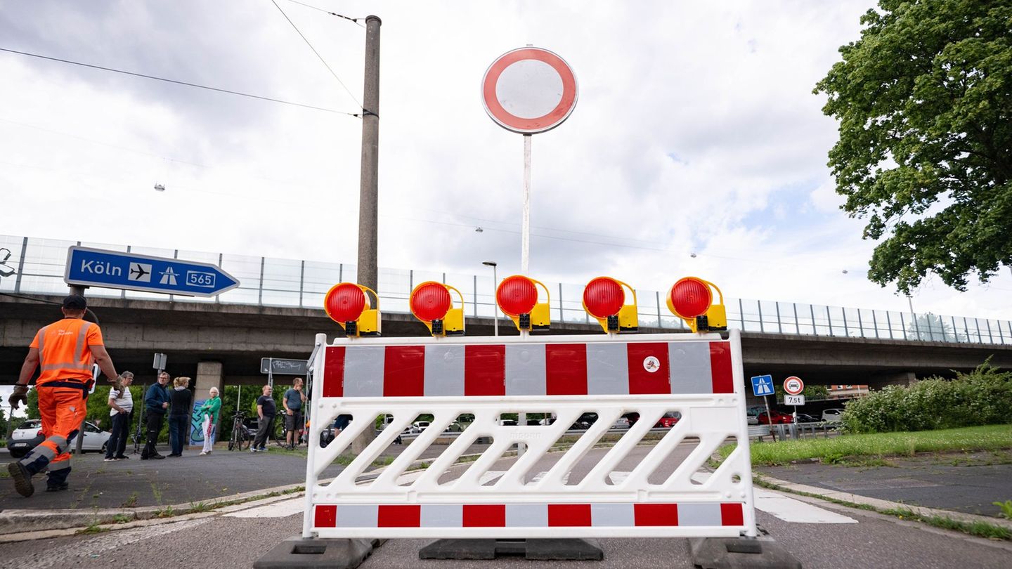 Die Bonner Brücke im Verlauf der Autobahn 565 zählt zu den wichtigsten Verkehrsachsen der Region. Foto: Benjamin Westhoff/dpa
