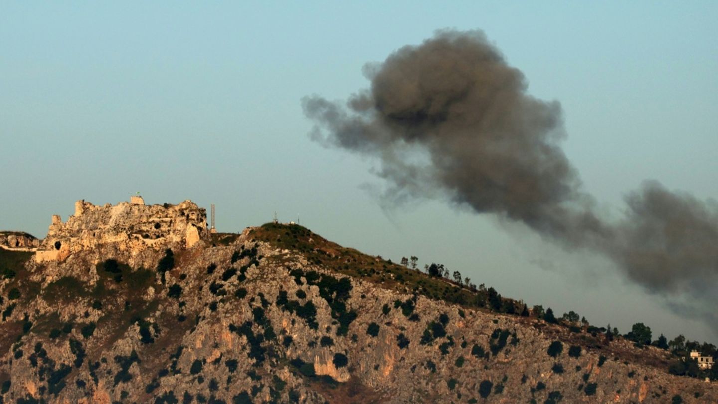 Rauch über der Burg Beaufort nach Angriff im Süden des Libanon