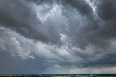 Gewitter über Mecklenburg-Vorpommern. Foto: Jens Büttner/dpa
