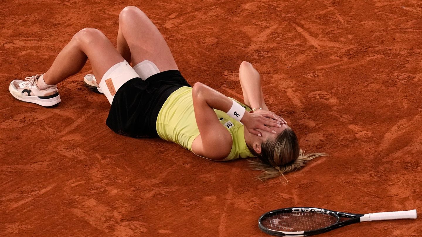 Von den Gefühlen überwältigt: Maja Chwalinska. Foto: Christophe Ena/AP/dpa