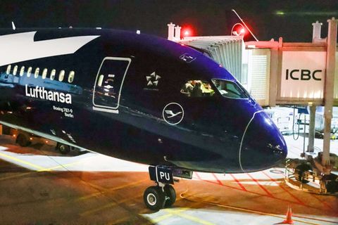 Symbolbild einer Lufthansa-Boeing in Frankfurt