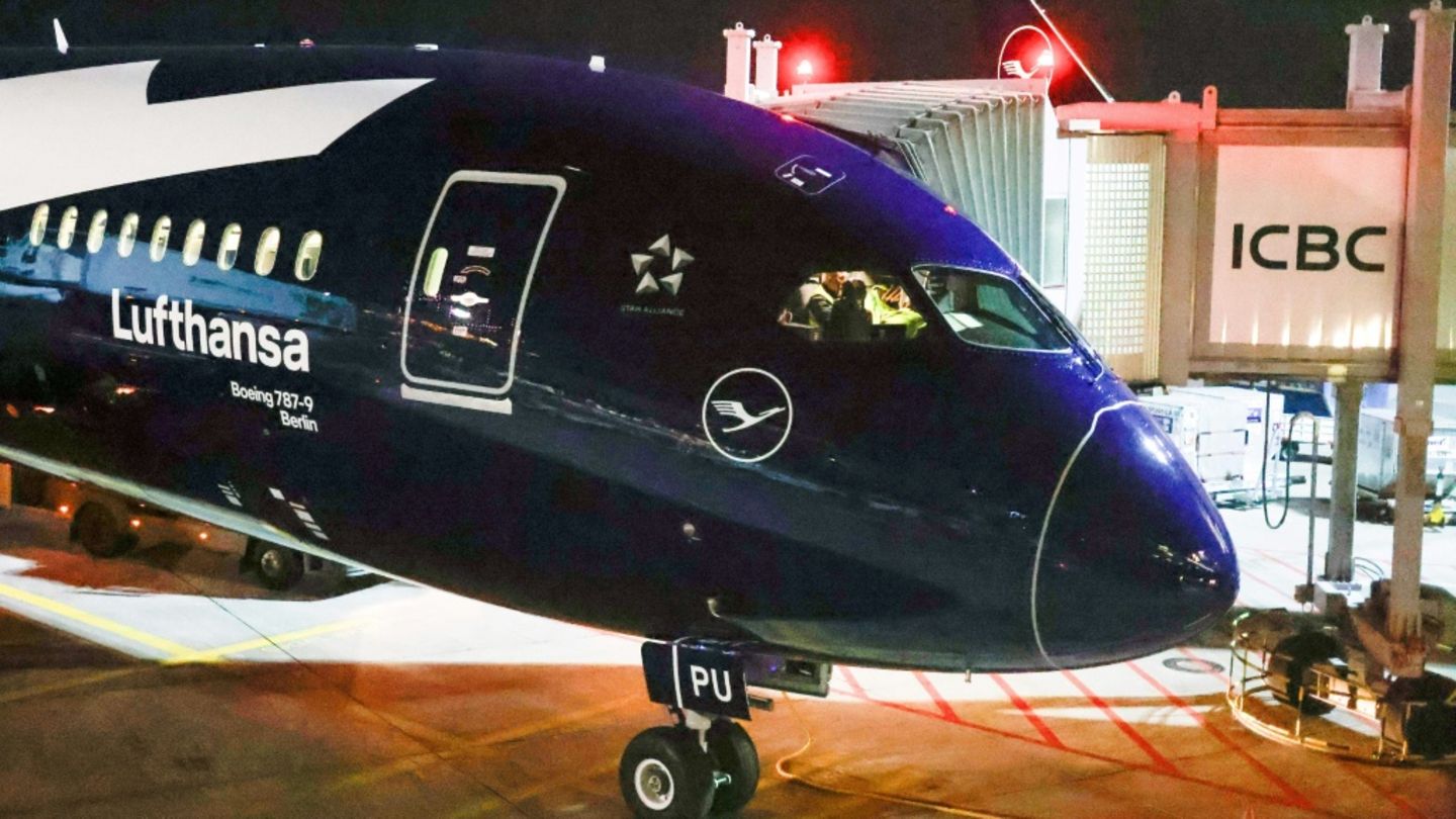 Symbolbild einer Lufthansa-Boeing in Frankfurt