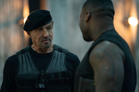 Actionveteran Sylvester Stallone (links) kehrt auch im vierten Teil der "Expendables"-Reihe als Barney "The Schizo" Ross zurück, um die Welt zu retten.