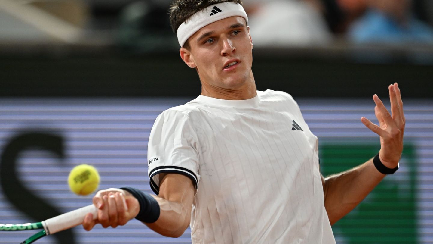 Jakub Mensik steht erstmals in einem Grand-Slam-Halbfinale - und fordert Alexander Zverev. Foto: Emma Da Silva/AP/dpa