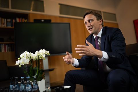 Hält die Schulpolitik der rot-grünen Landesregierung für mangelhaft: CDU-Fraktionschef Sebastian Lechner. Foto: Julian Stratensc