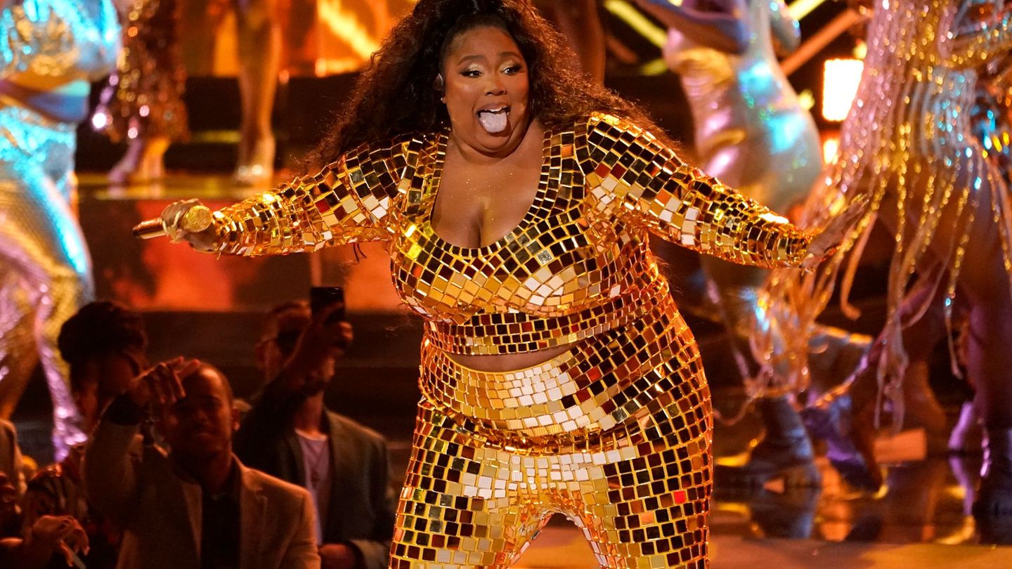Die US-amerikanische Sängerin Lizzo bei einem Auftritt. (Archivbild) Foto: Chris Pizzello/Invision via AP/dpa