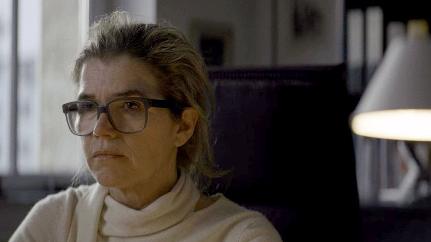 Nicht nur komödiantisch unterwegs: Anke Engelke spielt die Anwältin Kreber, die Bruno 50.000 Euro für die Behandlung eines an Leukämie erkrankten Mafioso bietet.